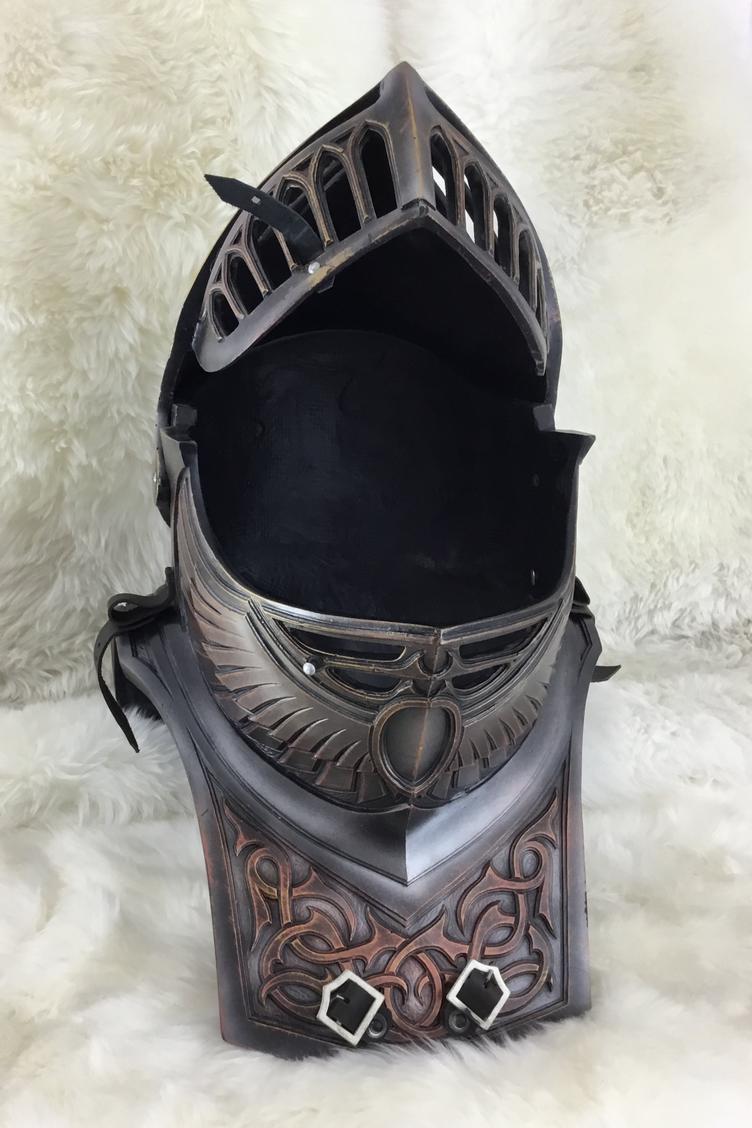 Helm mit Kragen, Königlicher Krieger - 4